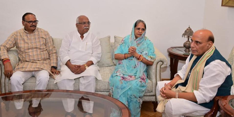रतन सिंह के आवास पर राजनाथ सिंह रतन सिंह के आवास पर राजनाथ सिंह