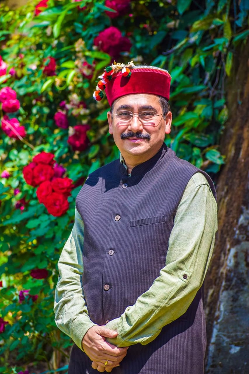 पूर्व विधानसभा अध्यक्ष विपन परमार।