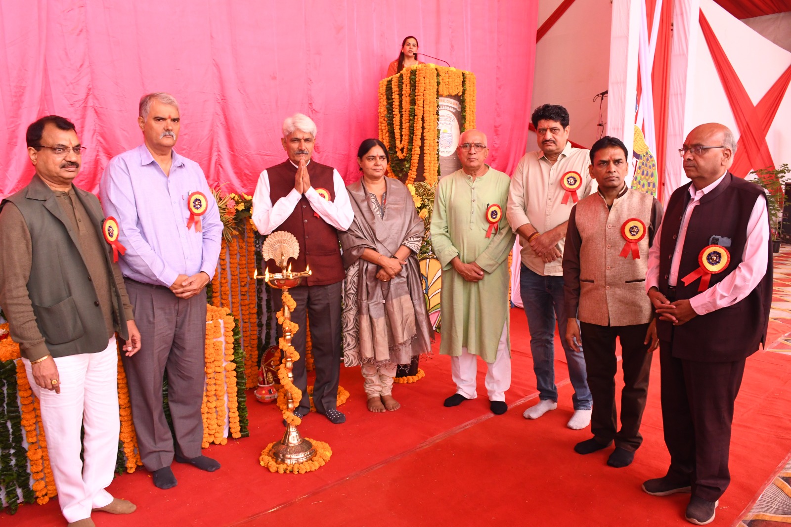 फोटो कैप्शन 10आरटीके2 : यूथ फेस्टिवल का द्वीप प्रज्जवलित कर शुभारम्भ करते एमडीयू के कुलपति प्रो. राजबीर सिंह ---------- फोटो कैप्शन 10आरटीके2 : यूथ फेस्टिवल का द्वीप प्रज्जवलित कर शुभारम्भ करते एमडीयू के कुलपति प्रो. राजबीर सिंह ----------
