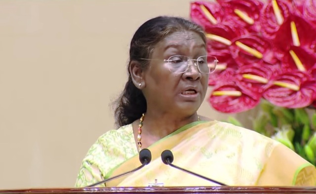 राष्ट्रपति द्रौपदी मुर्मु शुक्रवार को विज्ञान भवन में केंद्रीय सतर्कता आयोग (सीवीसी) के सतर्कता जागरुकता सप्ताह समारोह को संबोधित करते हुए राष्ट्रपति द्रौपदी मुर्मु शुक्रवार को विज्ञान भवन में केंद्रीय सतर्कता आयोग (सीवीसी) के सतर्कता जागरुकता सप्ताह समारोह को संबोधित करते हुए