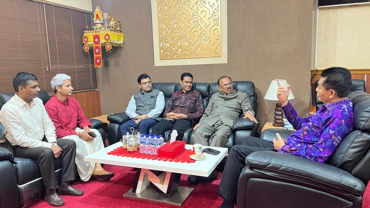 देवनानी की विधान सभा में चेयरमैन देवा मैड महायादनया से शिष्टाचार मुलाकात देवनानी की विधान सभा में चेयरमैन देवा मैड महायादनया से शिष्टाचार मुलाकात