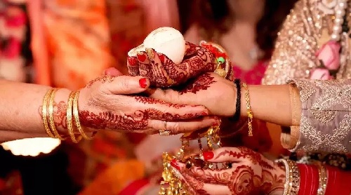 शादियों का सीजन शुरू: मैरिज गार्डन से चोरी करने वाली गैंग भी सक्रिय, गैंग बच्चों से सहारे करवाती है चोरियां शादियों का सीजन शुरू: मैरिज गार्डन से चोरी करने वाली गैंग भी सक्रिय, गैंग बच्चों से सहारे करवाती है चोरियां