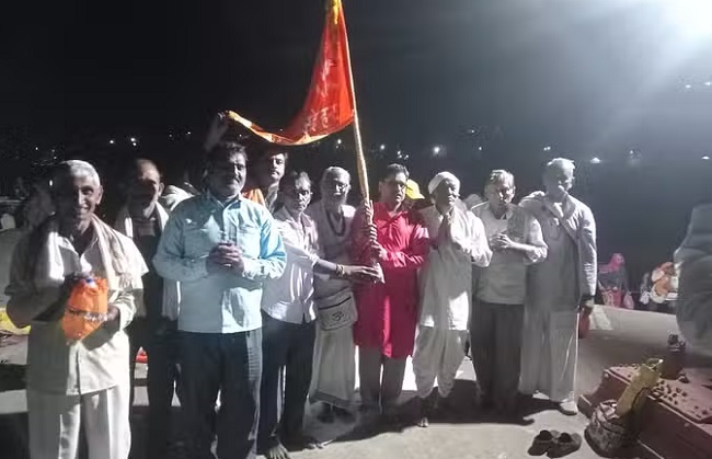 मप्रः ओंकारेश्वर में शुरू हुई 49वीं पंचकोशी यात्रा, लाखों श्रद्धालु हुए शामिल मप्रः ओंकारेश्वर में शुरू हुई 49वीं पंचकोशी यात्रा, लाखों श्रद्धालु हुए शामिल