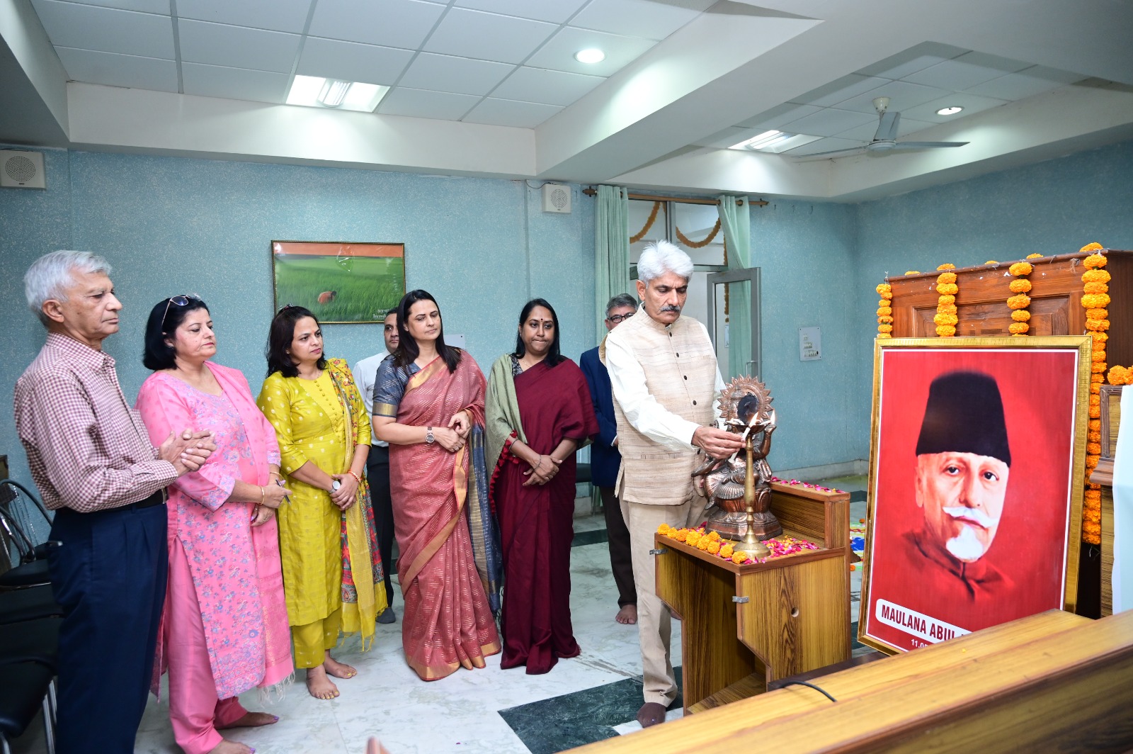 फोटो कैप्शन 11आरटीके3 : एमडीयू में शिक्षा दिवस के अवसर पर आयोजित कार्यक्रम का द्वीप प्रज्जवलित कर शुभारम्भ करते कुलपति फोटो कैप्शन 11आरटीके3 : एमडीयू में शिक्षा दिवस के अवसर पर आयोजित कार्यक्रम का द्वीप प्रज्जवलित कर शुभारम्भ करते कुलपति