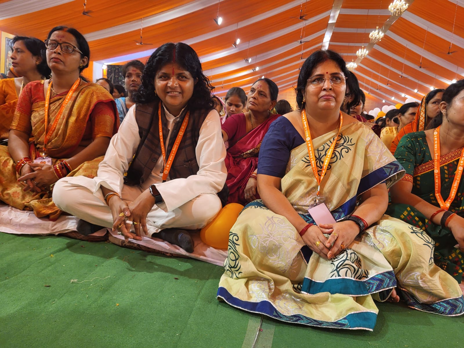 भजन केवल कान को सुख प्रदान करते हैं लेकिन कथा मनुष्य को तार देती है: प्रेमभूषण जी महाराज भजन केवल कान को सुख प्रदान करते हैं लेकिन कथा मनुष्य को तार देती है: प्रेमभूषण जी महाराज