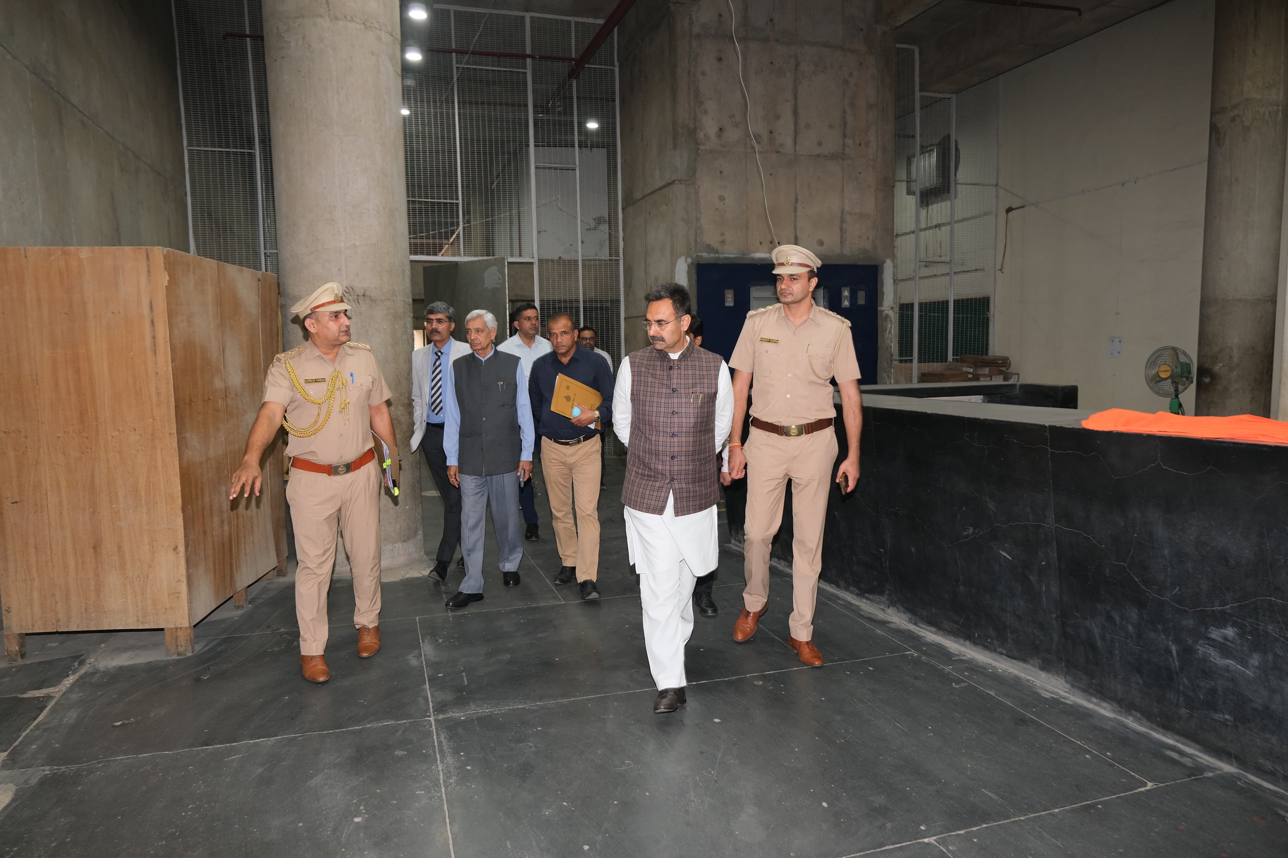 हरियाणा विधानसभा के स्पीकर हरविंद्र कल्याण तैयारियाें का जायजा लेते हुए हरियाणा विधानसभा के स्पीकर हरविंद्र कल्याण तैयारियाें का जायजा लेते हुए