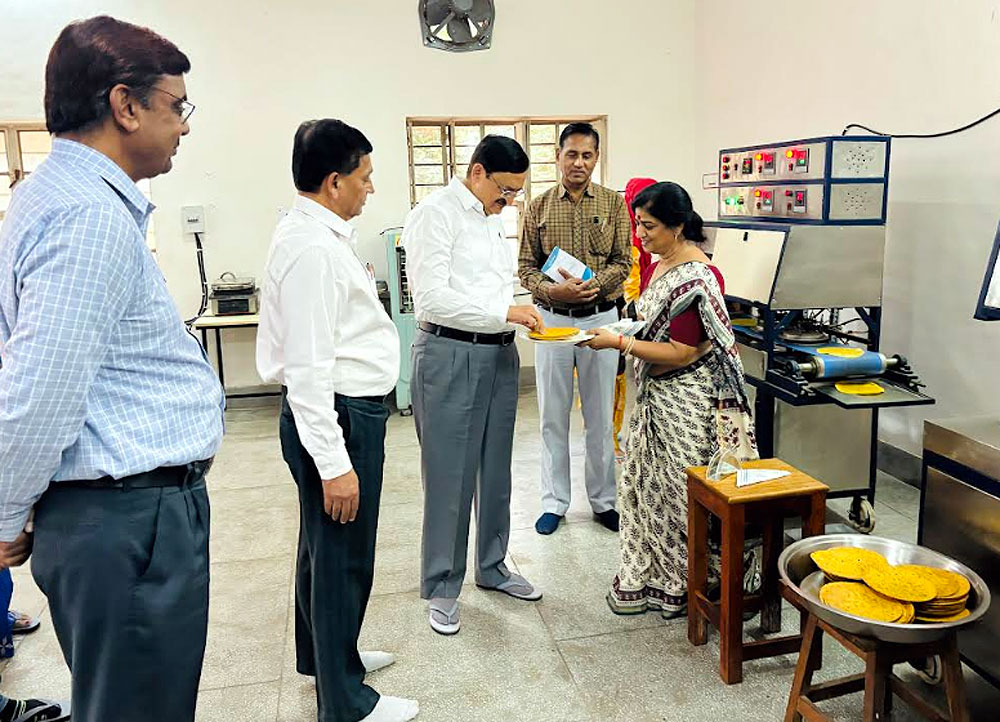मरूशक्ति इकाई का महाराणा प्रताप यूनिवर्सिटी ऑफ एग्रीकल्चर एंड टेक्नोलॉजी के वीसी ने किया विजिट, मिलेट्स उत्पाद क्वालिटी में सर्वश्रेष्ठ मरूशक्ति इकाई का महाराणा प्रताप यूनिवर्सिटी ऑफ एग्रीकल्चर एंड टेक्नोलॉजी के वीसी ने किया विजिट, मिलेट्स उत्पाद क्वालिटी में सर्वश्रेष्ठ