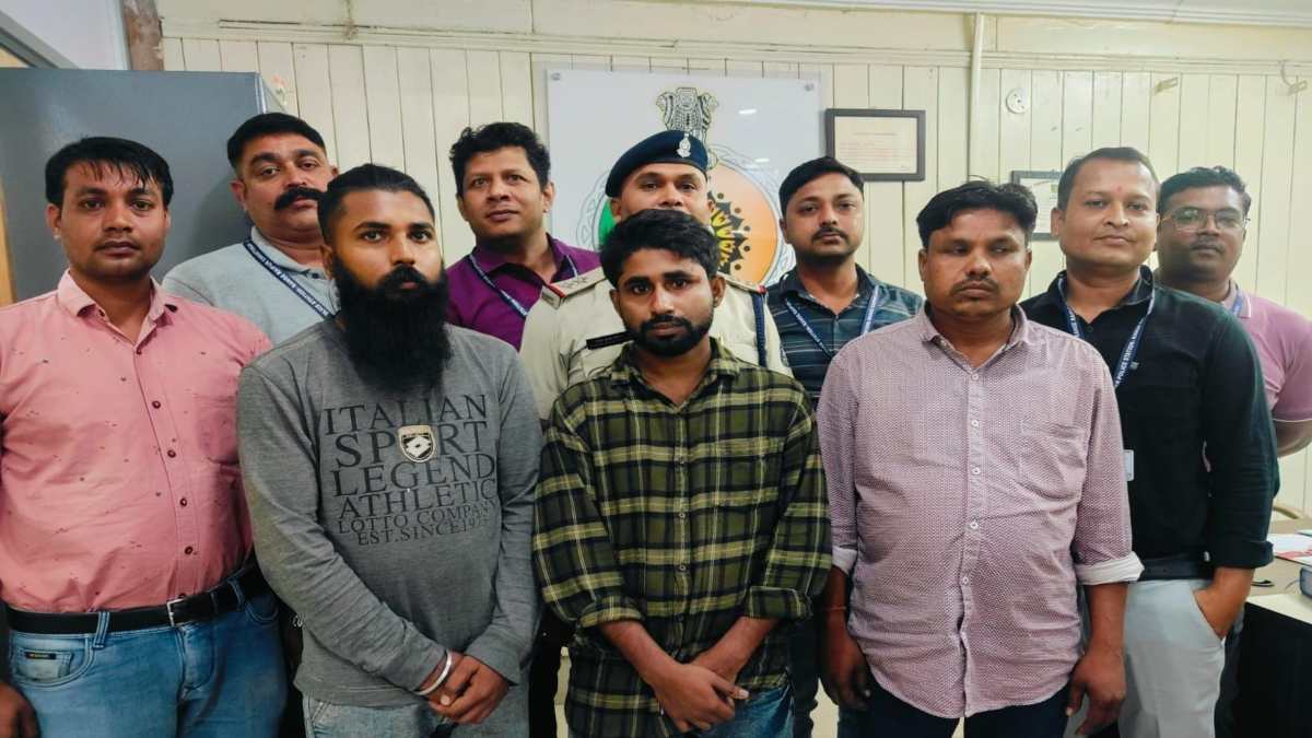साइबर ठगी के गिरफ्तार आरोपित साइबर ठगी के गिरफ्तार आरोपित
