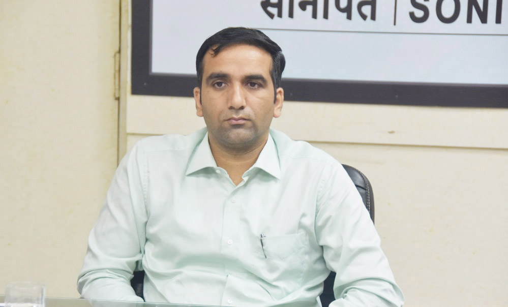 सोनीपत के उपायुक्त डा. मनोज कुमार। सोनीपत के उपायुक्त डा. मनोज कुमार।