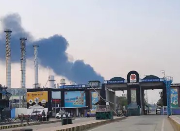 One more blast in IOCL refinery in Vadodaras Coal, one dead, two employees and fireman injured One more blast in IOCL refinery in Vadodaras Coal, one dead, two employees and fireman injured