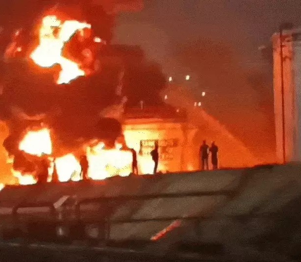 One more blast in IOCL refinery in Vadodaras Coal, one dead, two employees and fireman injured One more blast in IOCL refinery in Vadodaras Coal, one dead, two employees and fireman injured