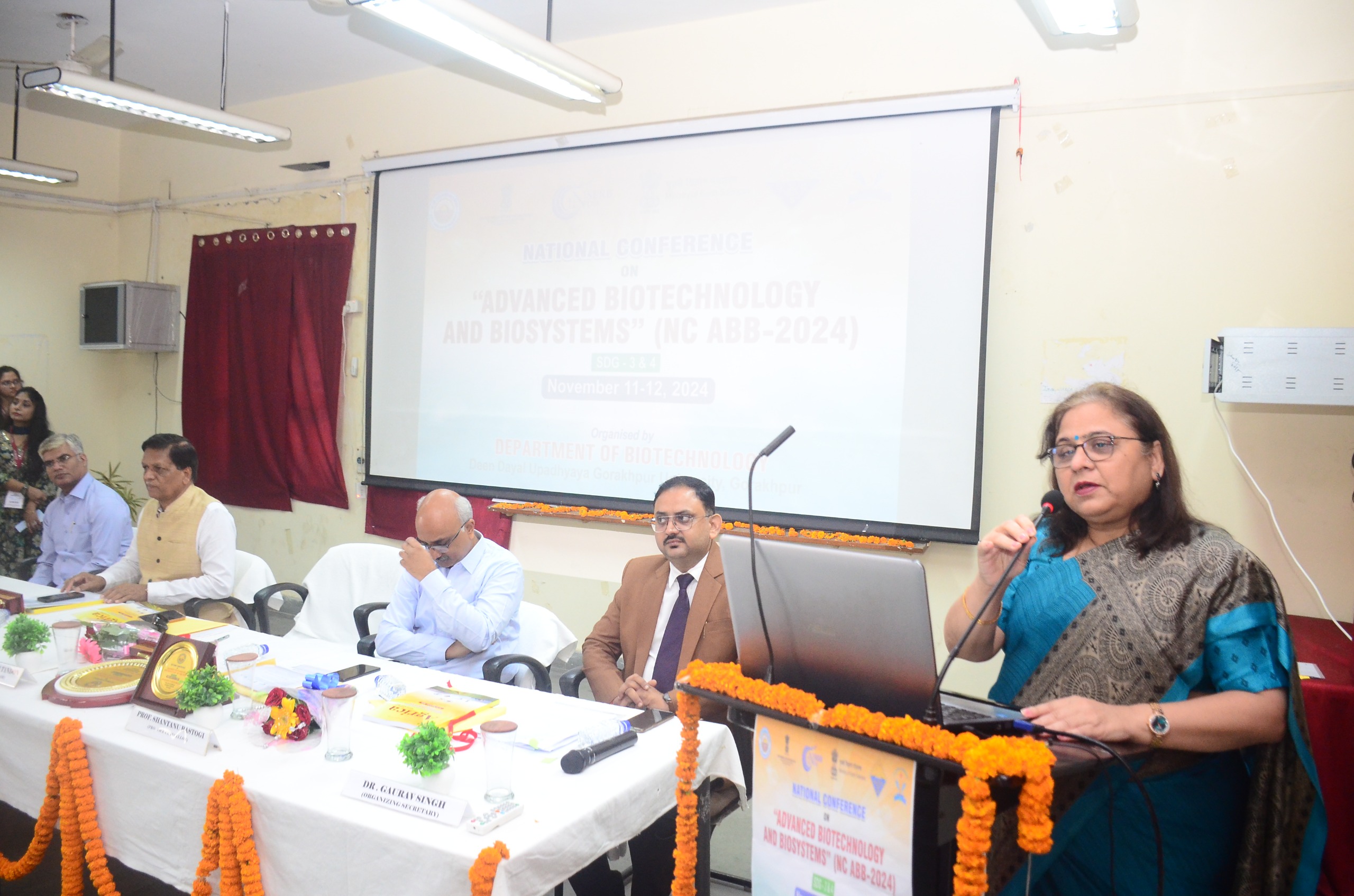 महायोगी गोरखनाथ विवि में बीएएमएस के नवप्रवेशित विद्यार्थियों के दीक्षारंभ समारोह का छठवां दिन* महायोगी गोरखनाथ विवि में बीएएमएस के नवप्रवेशित विद्यार्थियों के दीक्षारंभ समारोह का छठवां दिन*