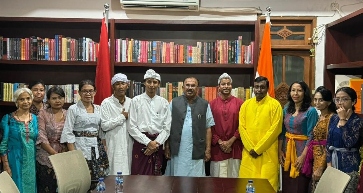 बाली (इण्डोनेशिया) में महावाणिज्य दूतावास में भारतीय समुदाय और इण्डोनेशिया के लोगों द्वारा स्वागत। बाली (इण्डोनेशिया) में महावाणिज्य दूतावास में भारतीय समुदाय और इण्डोनेशिया के लोगों द्वारा स्वागत।