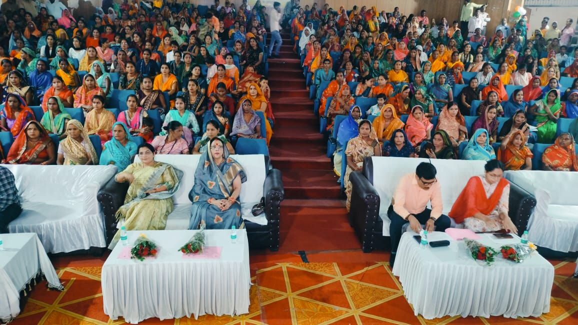 महिला के मजबूत होने से पूरे परिवार को मजबूती मिलती है:- रजनी तिवारी महिला के मजबूत होने से पूरे परिवार को मजबूती मिलती है:- रजनी तिवारी