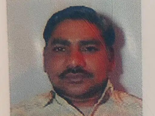 मृतक हरि चंद सिंगला, वह आग में बुरी तरह से झुलस गए थे। मृतक हरि चंद सिंगला, वह आग में बुरी तरह से झुलस गए थे।