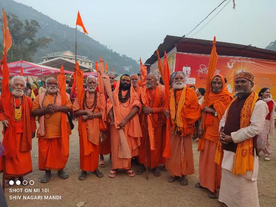 श्रीरामार्चा महायज्ञ में भाग लेने पहुंचे साधु-महात्मा। श्रीरामार्चा महायज्ञ में भाग लेने पहुंचे साधु-महात्मा।