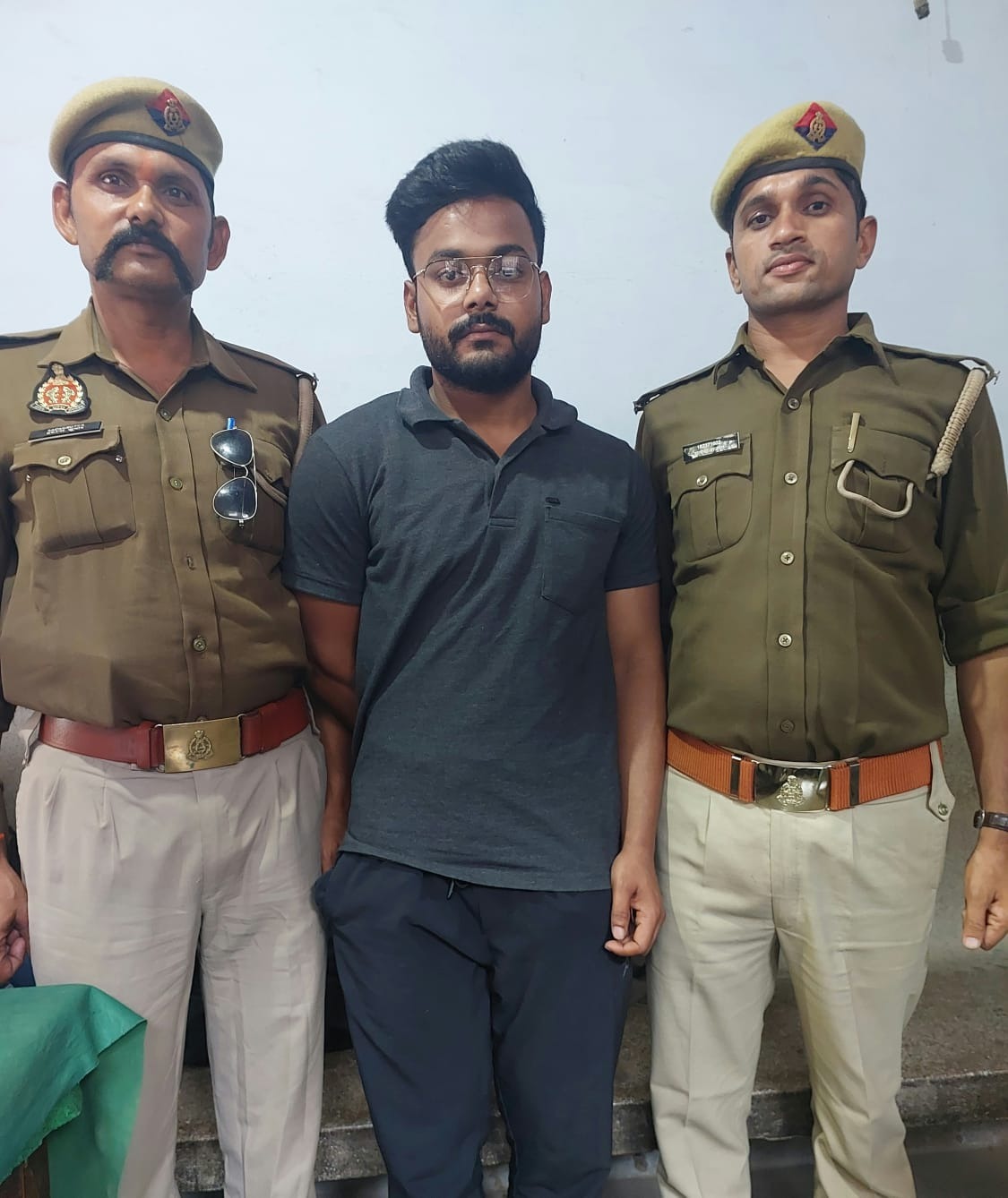 आरोपी आरोपी