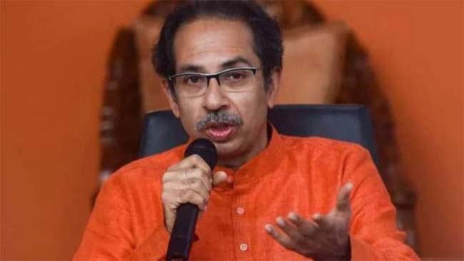 चुनाव आयोग की टीम ने सोलापुर में उद्धव ठाकरे के हेलीकॉप्टर में सामान की जांच चुनाव आयोग की टीम ने सोलापुर में उद्धव ठाकरे के हेलीकॉप्टर में सामान की जांच