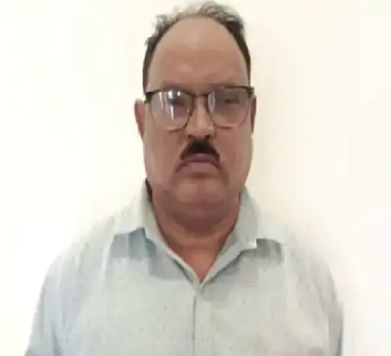 करोड़ों की जमीन कब्जा कांड के मास्टरमाइंड हरेंद्र मसीह की फोटो करोड़ों की जमीन कब्जा कांड के मास्टरमाइंड हरेंद्र मसीह की फोटो