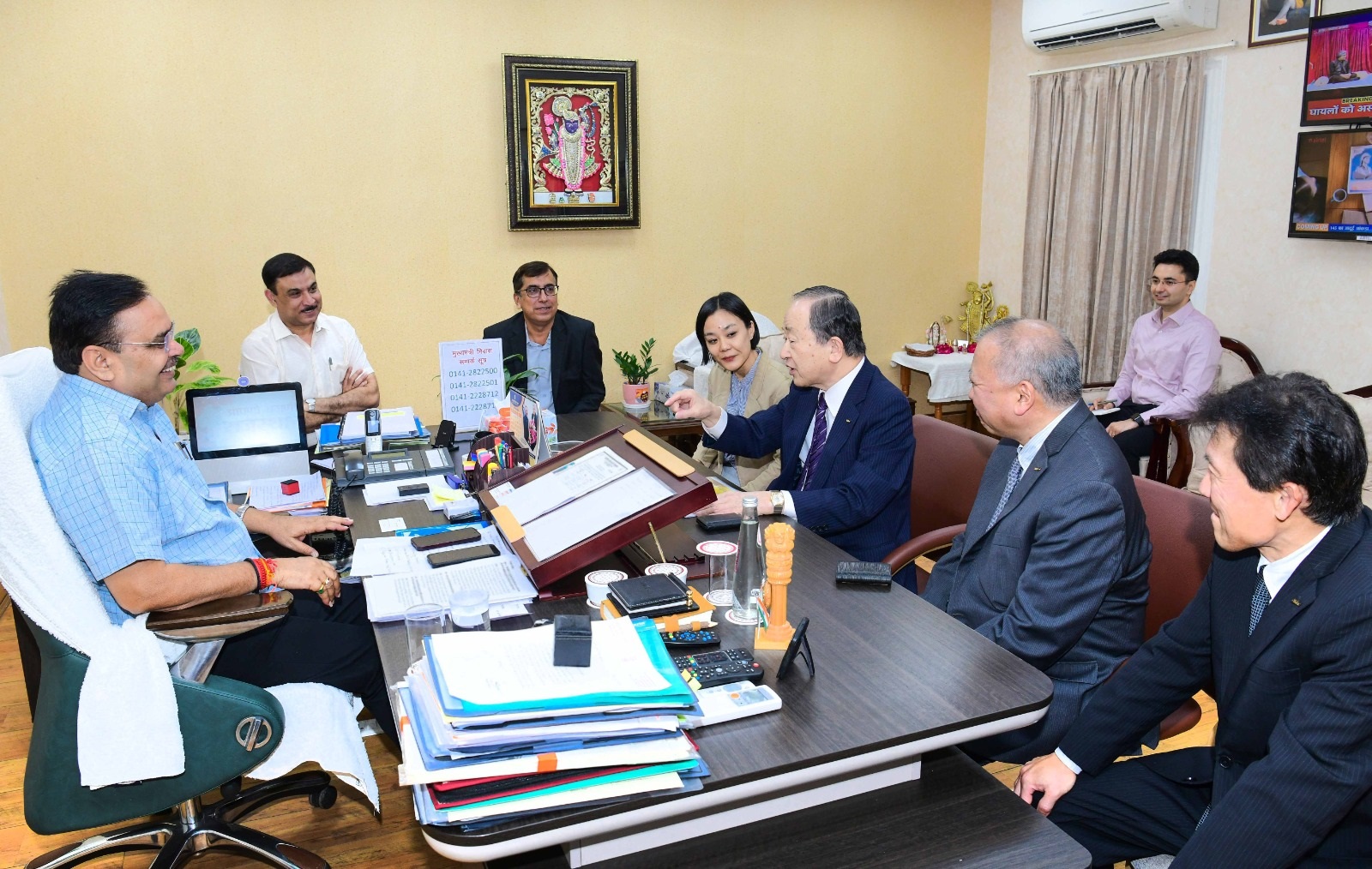 मुख्यमंत्री निवास पर जापान से आए प्रतिनिधिमण्डल की मुलाकात मुख्यमंत्री निवास पर जापान से आए प्रतिनिधिमण्डल की मुलाकात
