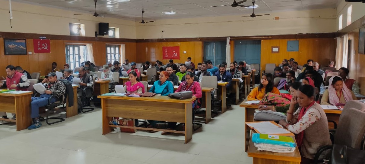 गोपेश्वर में माकपा के सम्मेलन में मौजूद प्रतिनिधि। गोपेश्वर में माकपा के सम्मेलन में मौजूद प्रतिनिधि।