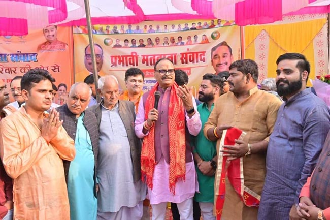 डिप्टी सीएम ब्रजेश पाठक डिप्टी सीएम ब्रजेश पाठक
