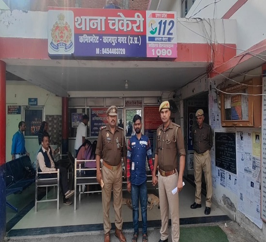 कानपुर: गिरफ्तार पच्चीस हजार का इनामी गो तस्कर का छाया चित्र कानपुर: गिरफ्तार पच्चीस हजार का इनामी गो तस्कर का छाया चित्र