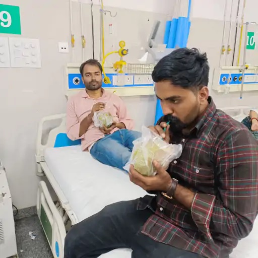 एसआई भर्ती रद्द करने की मांग मामलाः टंकी पर चढ़े युवकों ने विधायक किरोड़ीलाल मीणा के समझाने पर नीचे उतरे एसआई भर्ती रद्द करने की मांग मामलाः टंकी पर चढ़े युवकों ने विधायक किरोड़ीलाल मीणा के समझाने पर नीचे उतरे