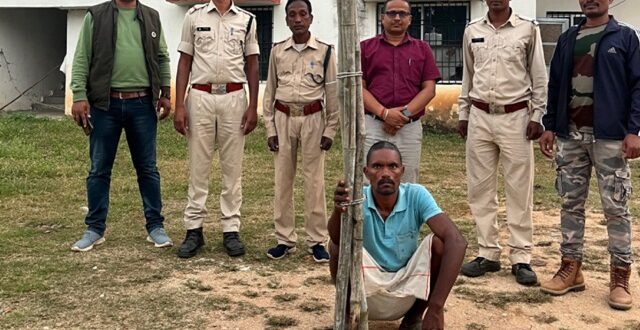 मृत हाथी के मामले में गिरफ्तार किसान रामबक्स मृत हाथी के मामले में गिरफ्तार किसान रामबक्स