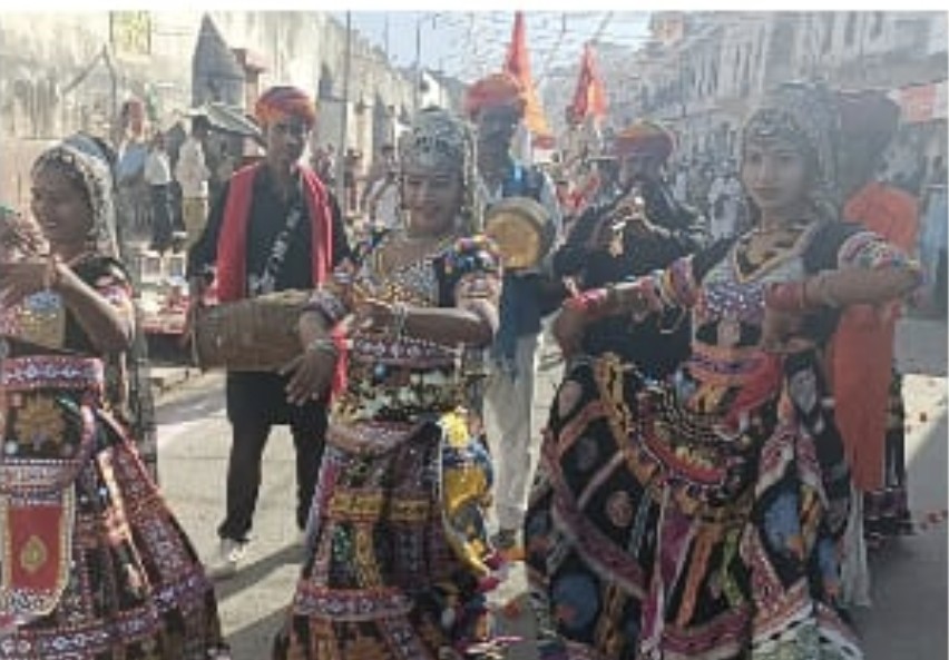 कार्तिक एकादशी पर ब्रम्ह मुहूर्त से शुरू हुआ पुष्कर पंचतीर्थ महास्नान कार्तिक एकादशी पर ब्रम्ह मुहूर्त से शुरू हुआ पुष्कर पंचतीर्थ महास्नान