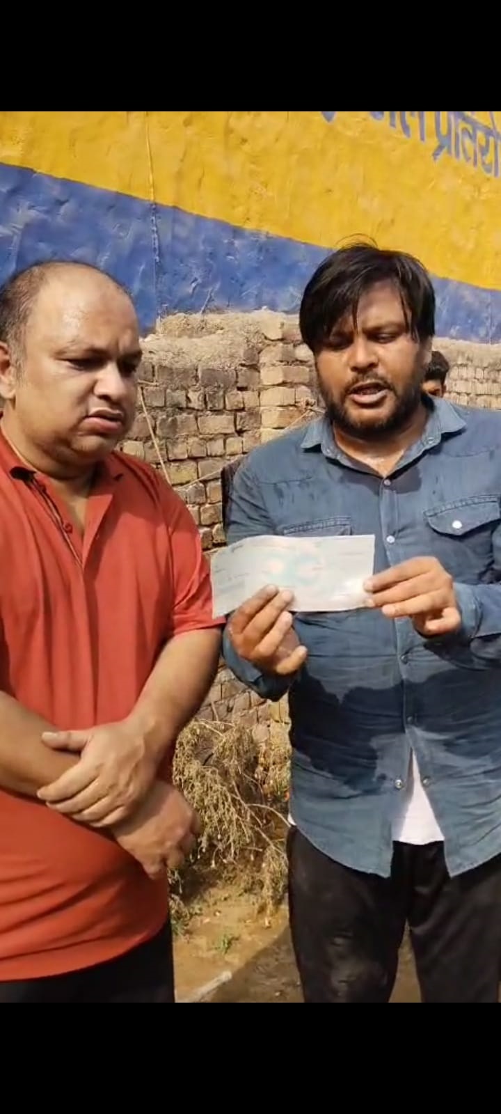 फोटो नंबर-04: गुरुग्राम के गांव गढ़ी-हरसरू स्थित भारद्वाज स्टील पर पकड़े गए चोर। फोटो नंबर-04: गुरुग्राम के गांव गढ़ी-हरसरू स्थित भारद्वाज स्टील पर पकड़े गए चोर।