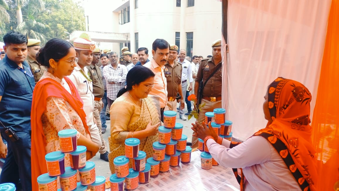 महिला के मजबूत होने से पूरे परिवार को मजबूती मिलती है:- रजनी तिवारी महिला के मजबूत होने से पूरे परिवार को मजबूती मिलती है:- रजनी तिवारी
