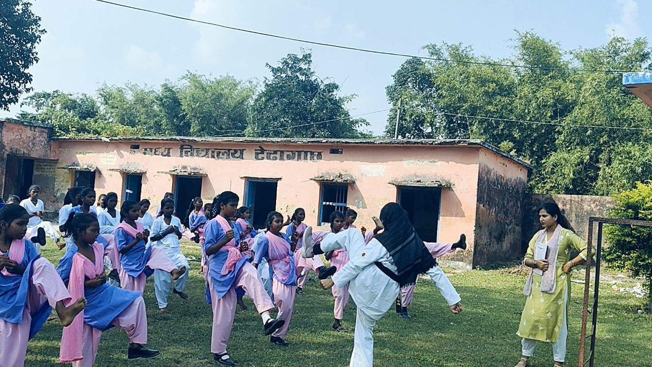 बेटी बचाओ बेटी पढाओ योजना अंतर्गत मार्शल आर्ट्स कार्यक्रम का हुआ आयोजन बेटी बचाओ बेटी पढाओ योजना अंतर्गत मार्शल आर्ट्स कार्यक्रम का हुआ आयोजन