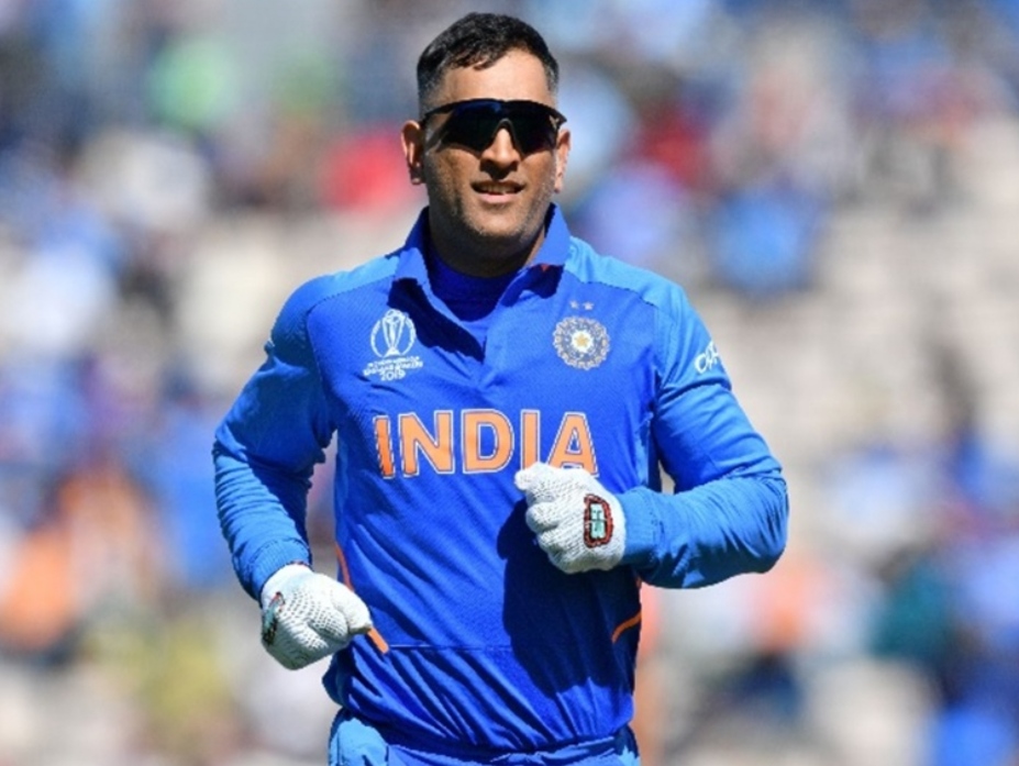 महेंद्र सिंह धोनी का फाइल फोटो महेंद्र सिंह धोनी का फाइल फोटो