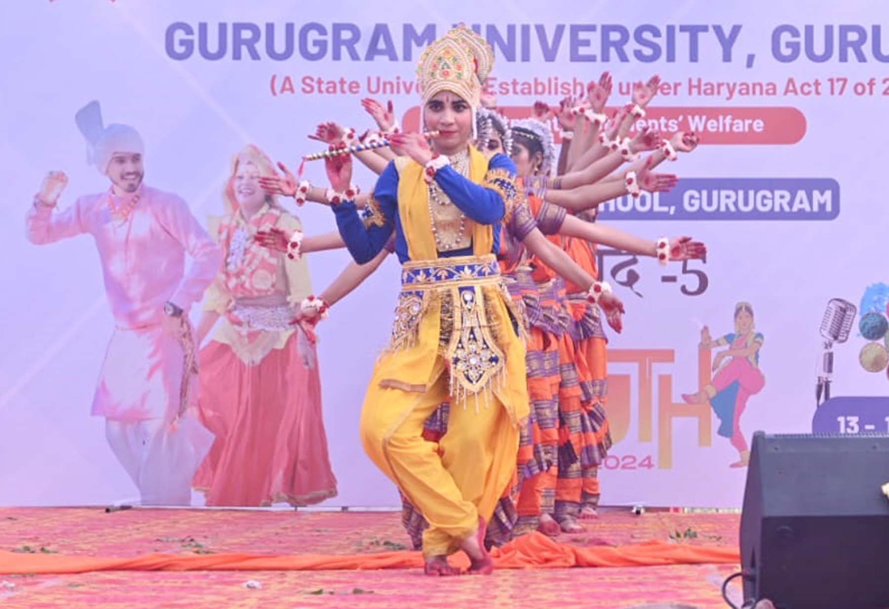 फोटो नंबर-01: गुरुग्राम विवि के युवा महोत्सव के पहले दिन प्रस्तुति देते विद्यार्थी। फोटो नंबर-01: गुरुग्राम विवि के युवा महोत्सव के पहले दिन प्रस्तुति देते विद्यार्थी।
