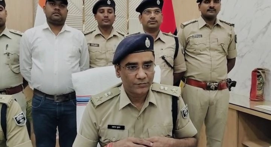 जानकारी देते एसएसपी जानकारी देते एसएसपी