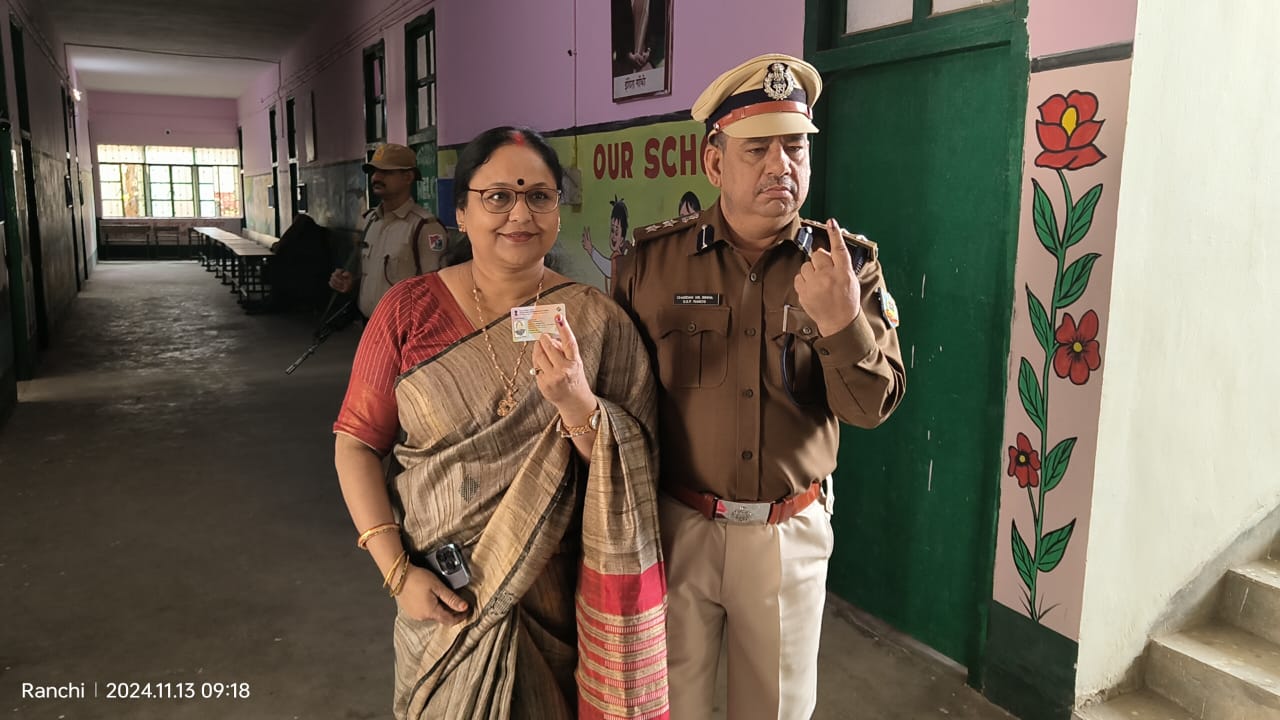 एसएसपी और उनकी पत्नी एसएसपी और उनकी पत्नी