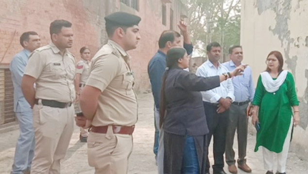 13 Snp-3 सोनीपत: स्कूल का निरीक्षण करते महिला आयोग उपाध्यक्ष सोनिया अग्रवाल व जिला शिक्षा अधिकारी नवीन गुलिया 13 Snp-3 सोनीपत: स्कूल का निरीक्षण करते महिला आयोग उपाध्यक्ष सोनिया अग्रवाल व जिला शिक्षा अधिकारी नवीन गुलिया