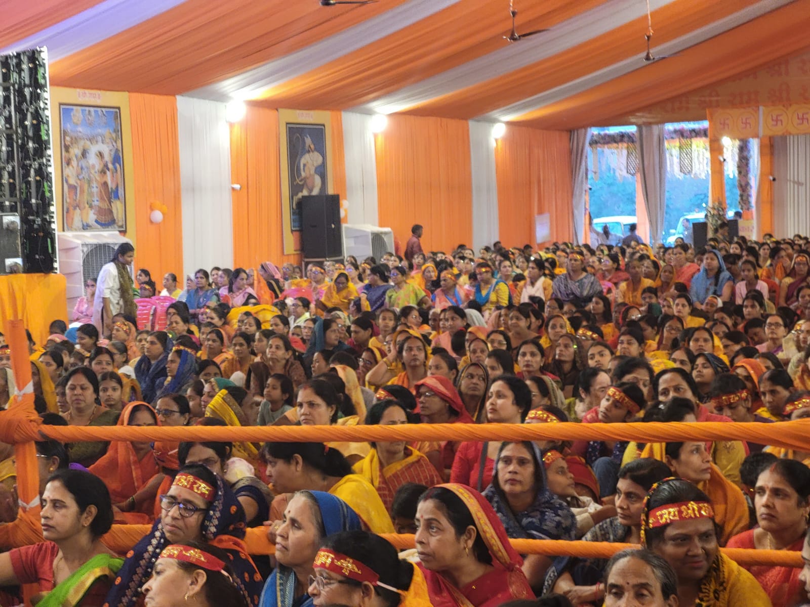 आरक्षण व्यवस्था से भारतीय प्रतिभा का पलायन हो रहा है - पूज्यश्री प्रेमभूषण जी महाराज आरक्षण व्यवस्था से भारतीय प्रतिभा का पलायन हो रहा है - पूज्यश्री प्रेमभूषण जी महाराज