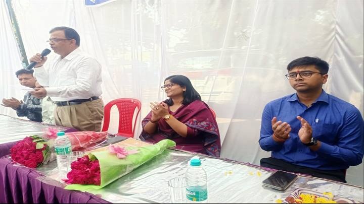 लायब्रेरी का शुभारंभ लायब्रेरी का शुभारंभ