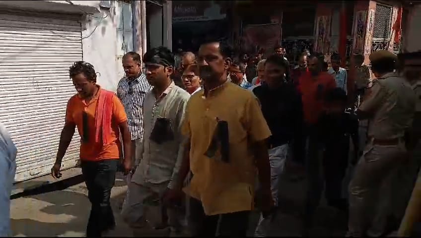जहाजपुर में काला दिवस का विरोध प्रदर्शन, पुलिस ने की गिरफ्तारी, थाने के बाहर हनुमान चालीसा का पाठ जहाजपुर में काला दिवस का विरोध प्रदर्शन, पुलिस ने की गिरफ्तारी, थाने के बाहर हनुमान चालीसा का पाठ