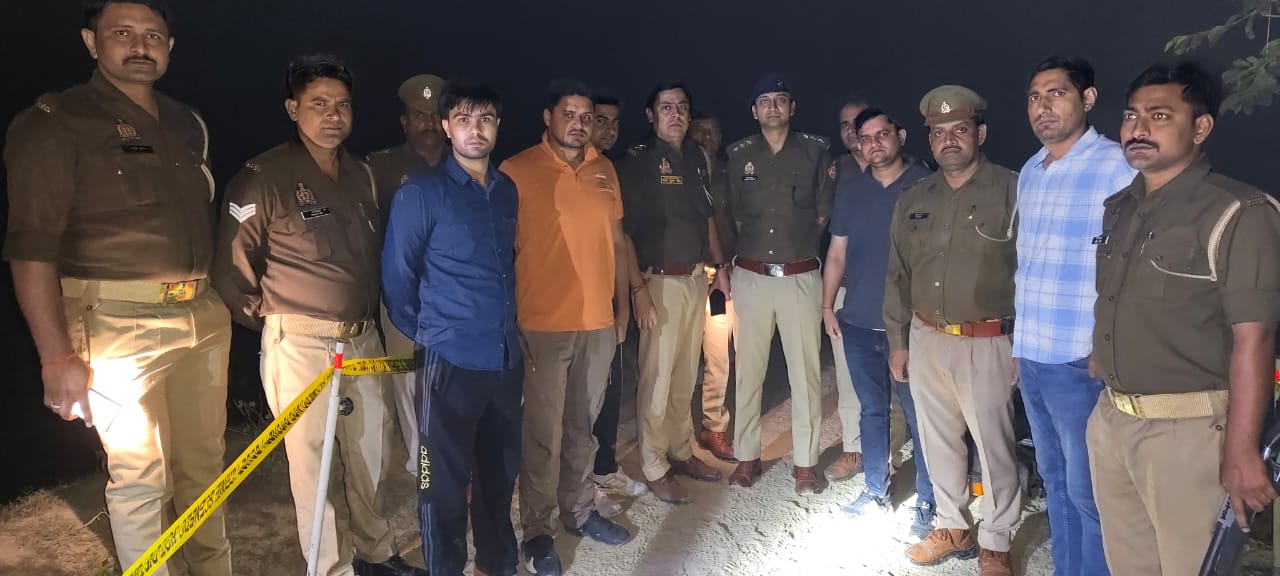 मौके पर मौजूद पुलिस टीम मौके पर मौजूद पुलिस टीम
