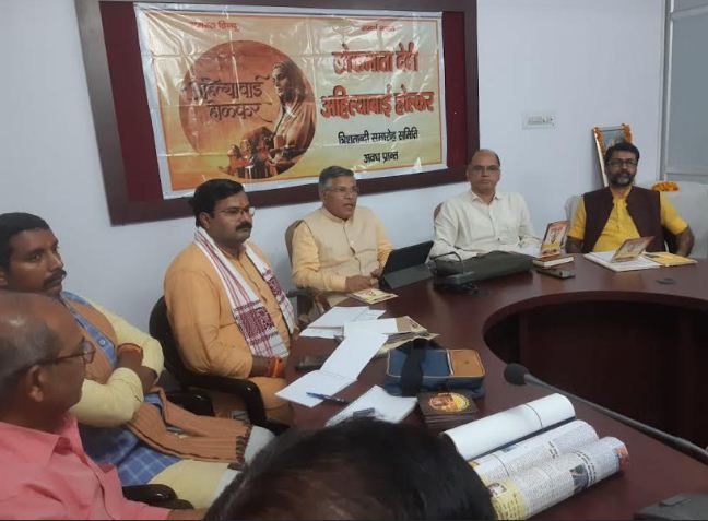 कार्यक्रम को संबोधित करते प्रान्त प्रचारक कौशल कार्यक्रम को संबोधित करते प्रान्त प्रचारक कौशल