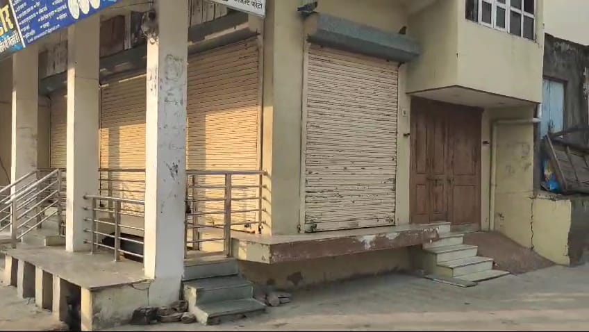 शाहपुरा-पीताम्बर श्याम मन्दिर विवाद, 14 सूत्रीय मांगों को लेकर जहाजपुर बंद, पुलिस की भूमिका पर हिन्दू संगठनों का आक्रोश1 शाहपुरा-पीताम्बर श्याम मन्दिर विवाद, 14 सूत्रीय मांगों को लेकर जहाजपुर बंद, पुलिस की भूमिका पर हिन्दू संगठनों का आक्रोश1