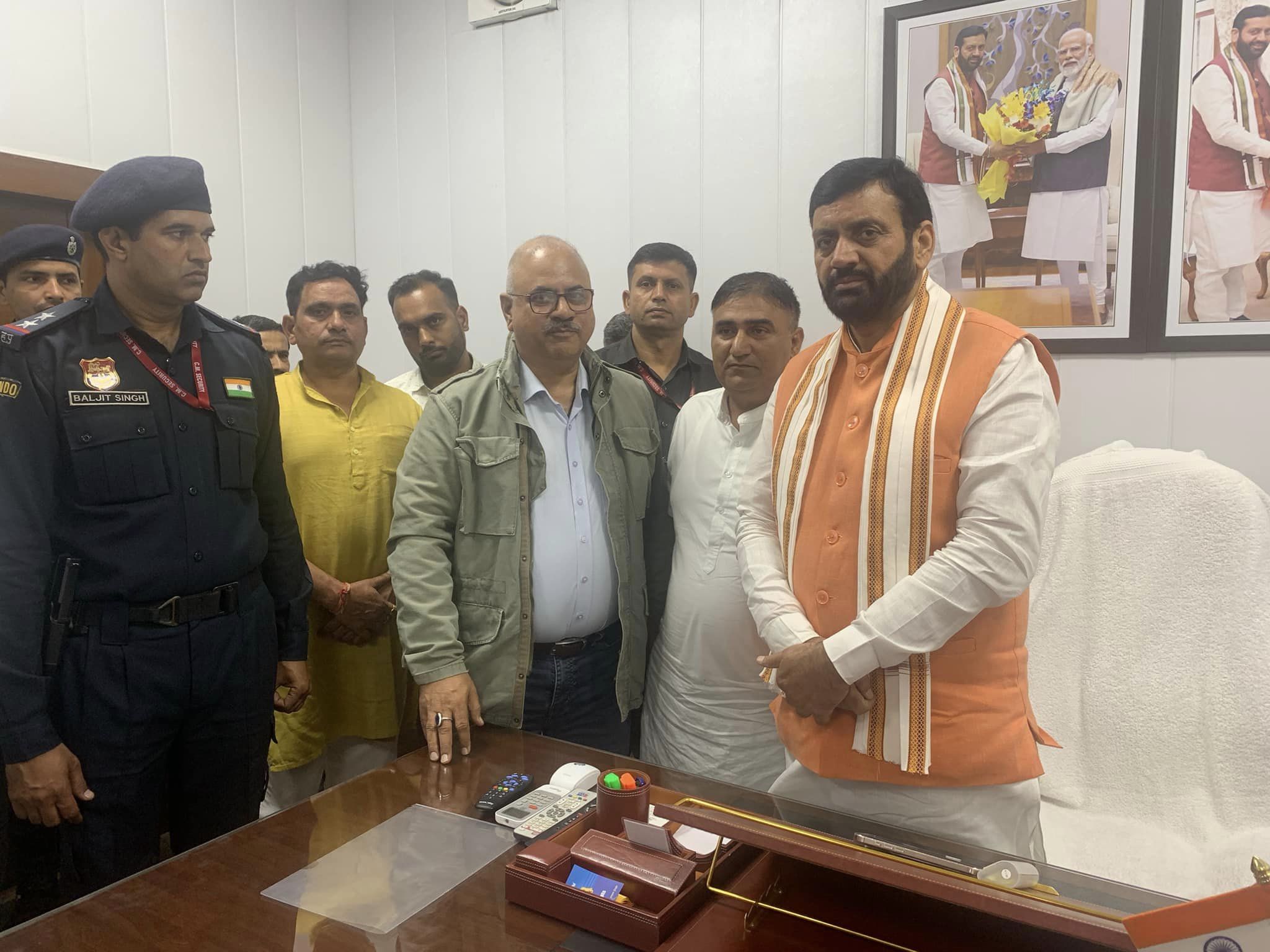 सर्व हुड्डा खाप के प्रतिनिधि मुख्यमंत्री नायब सैनी से मुलाकात करते हुए सर्व हुड्डा खाप के प्रतिनिधि मुख्यमंत्री नायब सैनी से मुलाकात करते हुए