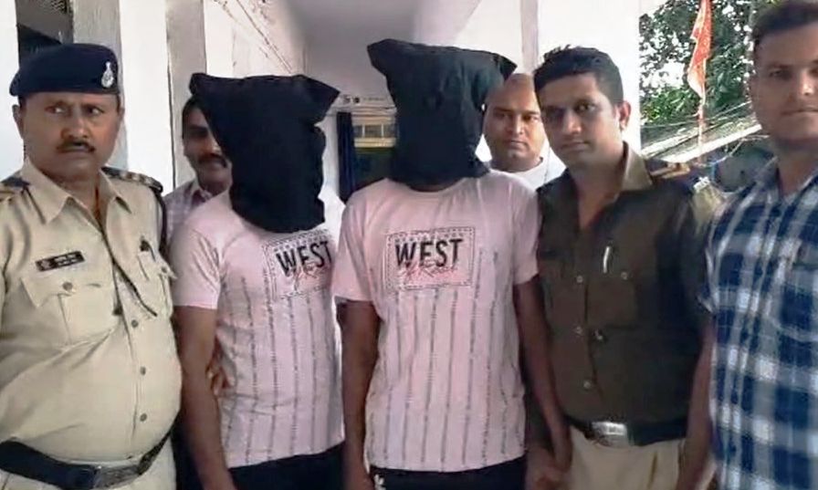 महाराष्ट्र पुलिस की सूचना पर जीआरपी ने पकड़े ट्रेन से आरोपी महाराष्ट्र पुलिस की सूचना पर जीआरपी ने पकड़े ट्रेन से आरोपी