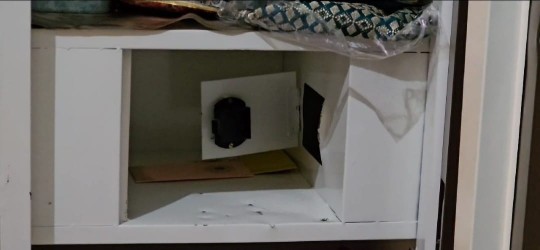 अज्ञात चोरों ने खंगाला घर अज्ञात चोरों ने खंगाला घर