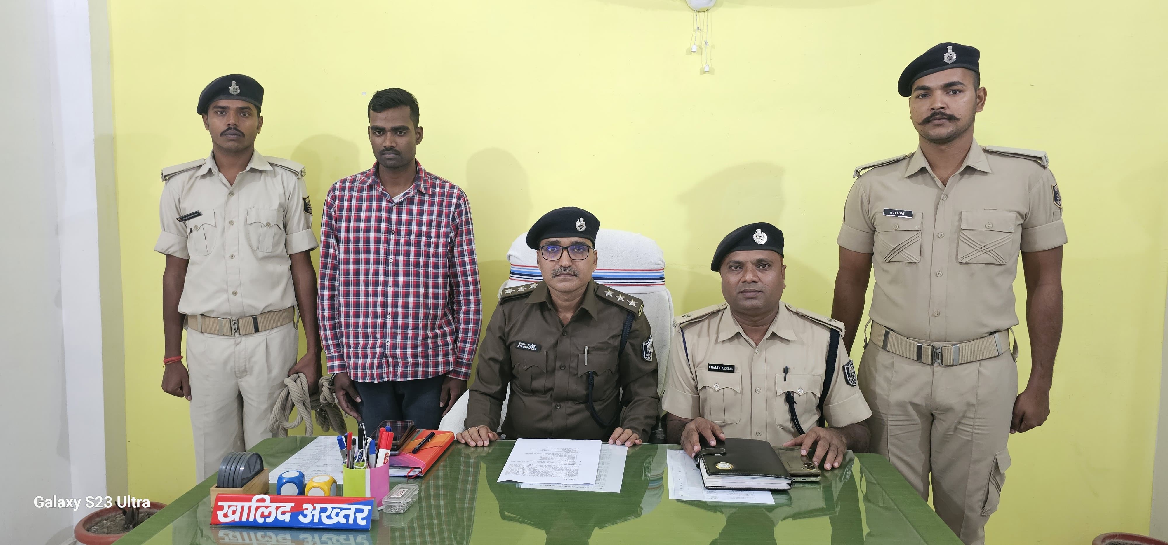 पुलिस टीम के गिरफ्त में स्प्रीट माफिया सुधीर सहनी पुलिस टीम के गिरफ्त में स्प्रीट माफिया सुधीर सहनी