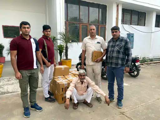 पुलिस की गिरफ्त में आरोपी। पुलिस की गिरफ्त में आरोपी।