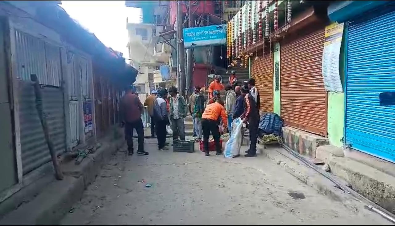 केदारनाथ में सफाई शुरू केदारनाथ में सफाई शुरू